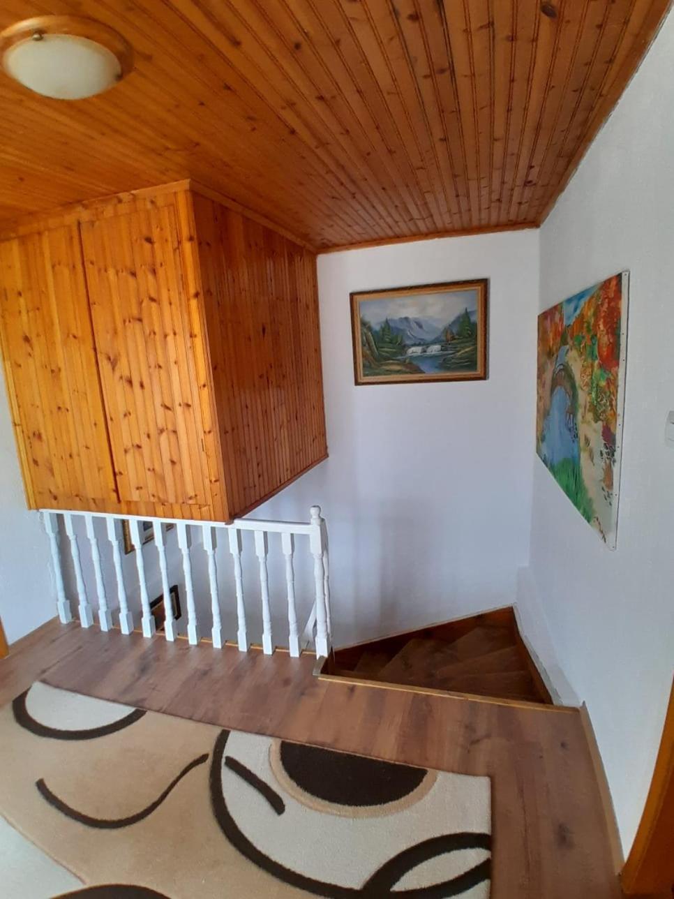 Guest House Ejona Gjirokastër Exteriör bild
